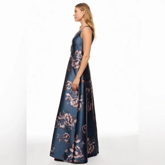 Kay Unger Alexandra Gown - Picture 3 of 5